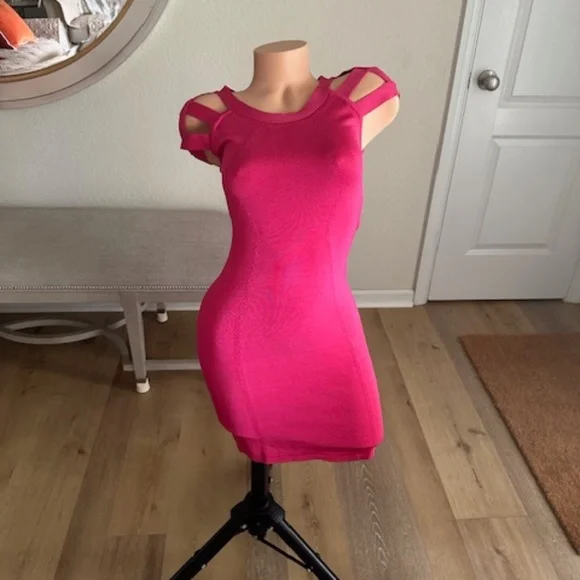 hot pink dress sleeves Hot pink Prom Dress 2023 Sexy Plunging Neck Sequin Long Sleeves main image 0